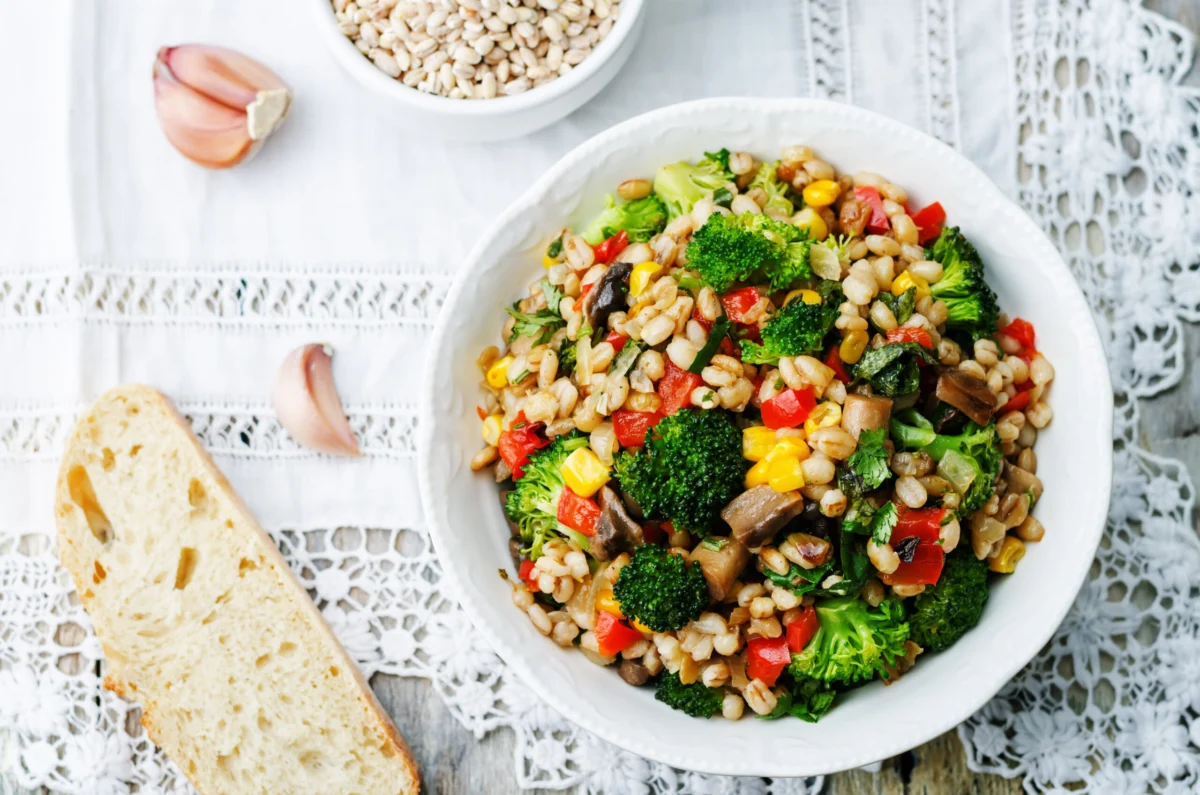 The Culinary Renaissance of the Grain Bowl: Why This Roasted Vegetable Barley Salad Is Redefining Modern Nutrition