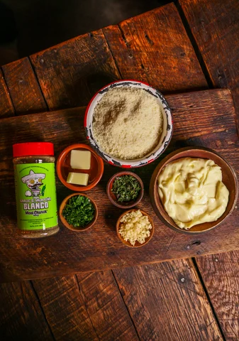 Elevating Game Day: The Ultimate Hot-and-Fast Smoked Garlic Jalapeño Blanco Chicken Wings Recipe